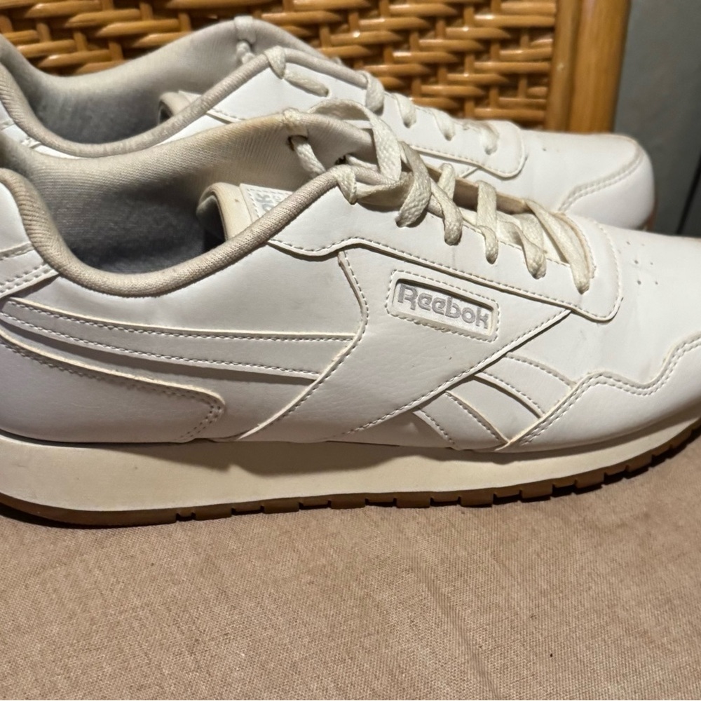 Reebok Men's Cream Sneakers